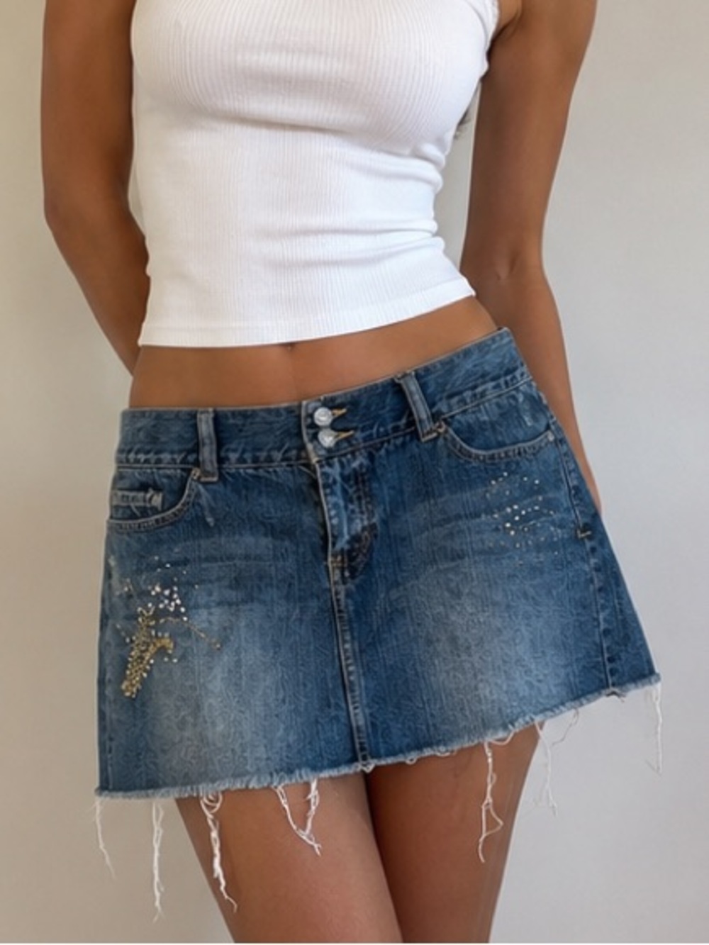 Vintage Guess Jeans Y2K Cutoff Denim Mini Skirt BeadedFloral Accents - Size 31